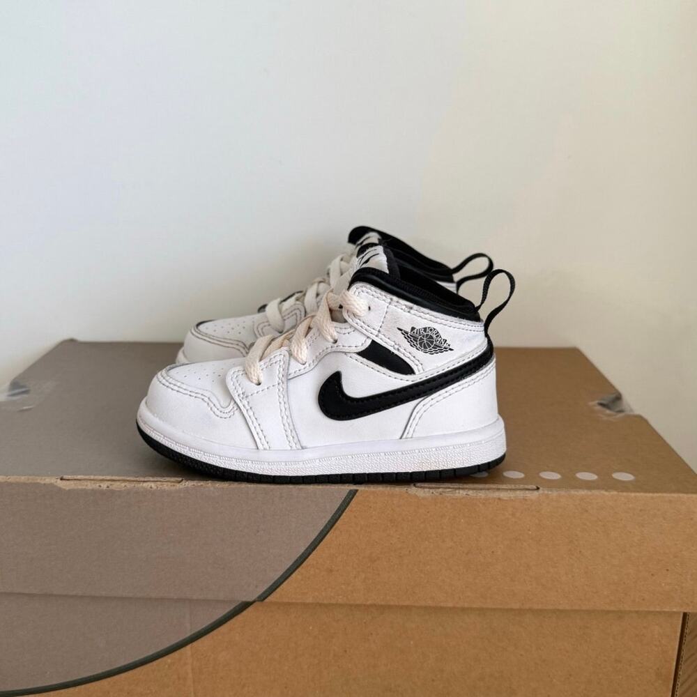 Nike Air Jordan 1 Mid ‘Reverse Panda’ Toddler Sneakers- SZ 7 C - Picture 4 of 13